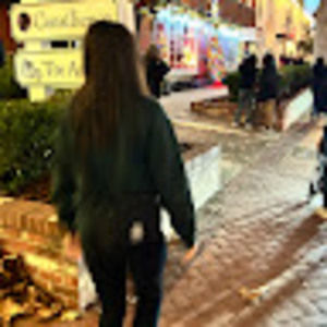 Meet your Posher, Mia mares